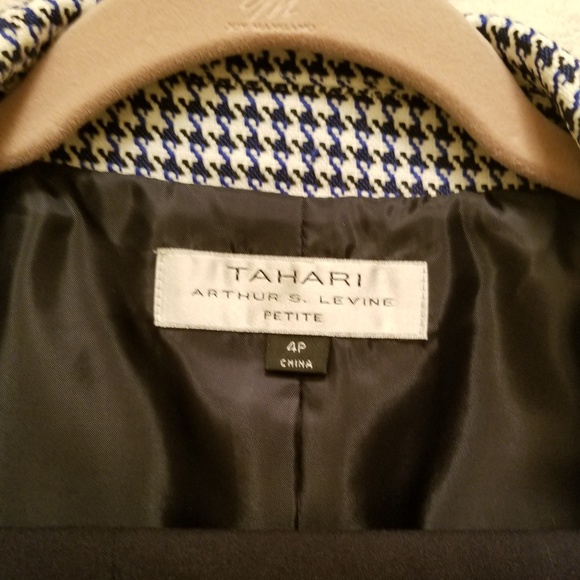 Tahari tweed blazer - Picture 2 of 4